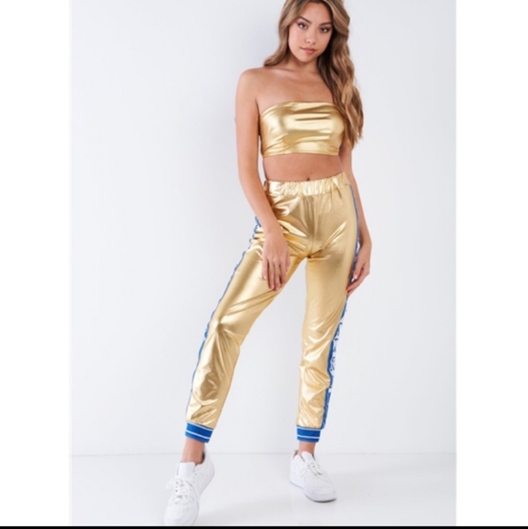 Gold metallic set with toxic girl bra and jogger - Picture 2 of 5